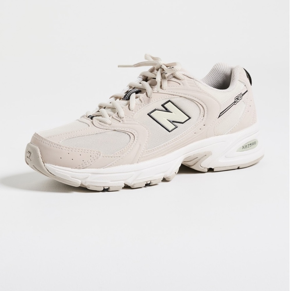 New Balance 530 in Moonbeam.